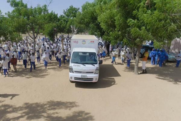 The mobile science lab arrives at school