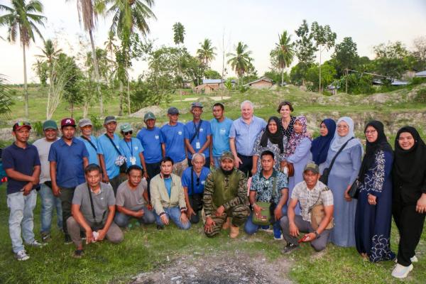 Lord Jack McConnell with the Philippines team